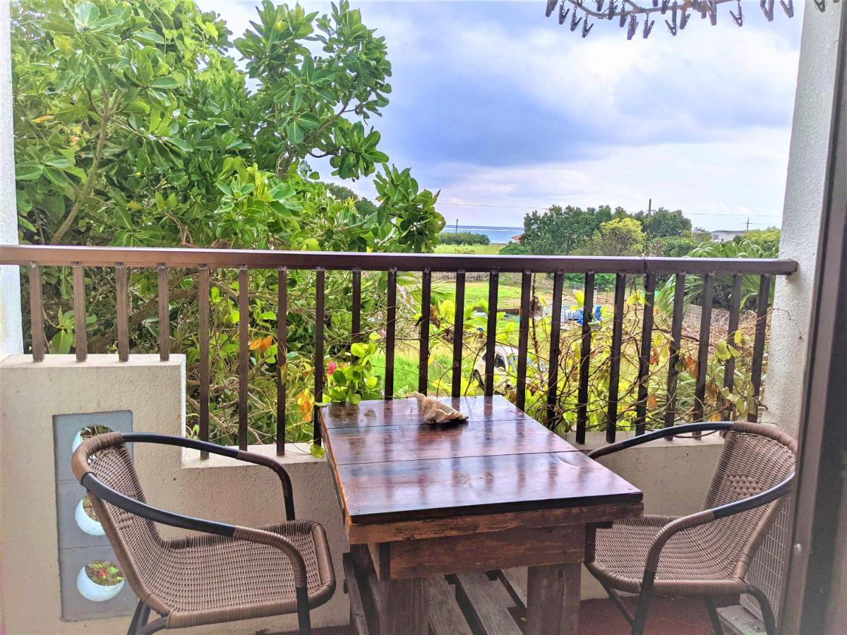 Hotel Shiraho Friends House Ishigaki  Exterior foto